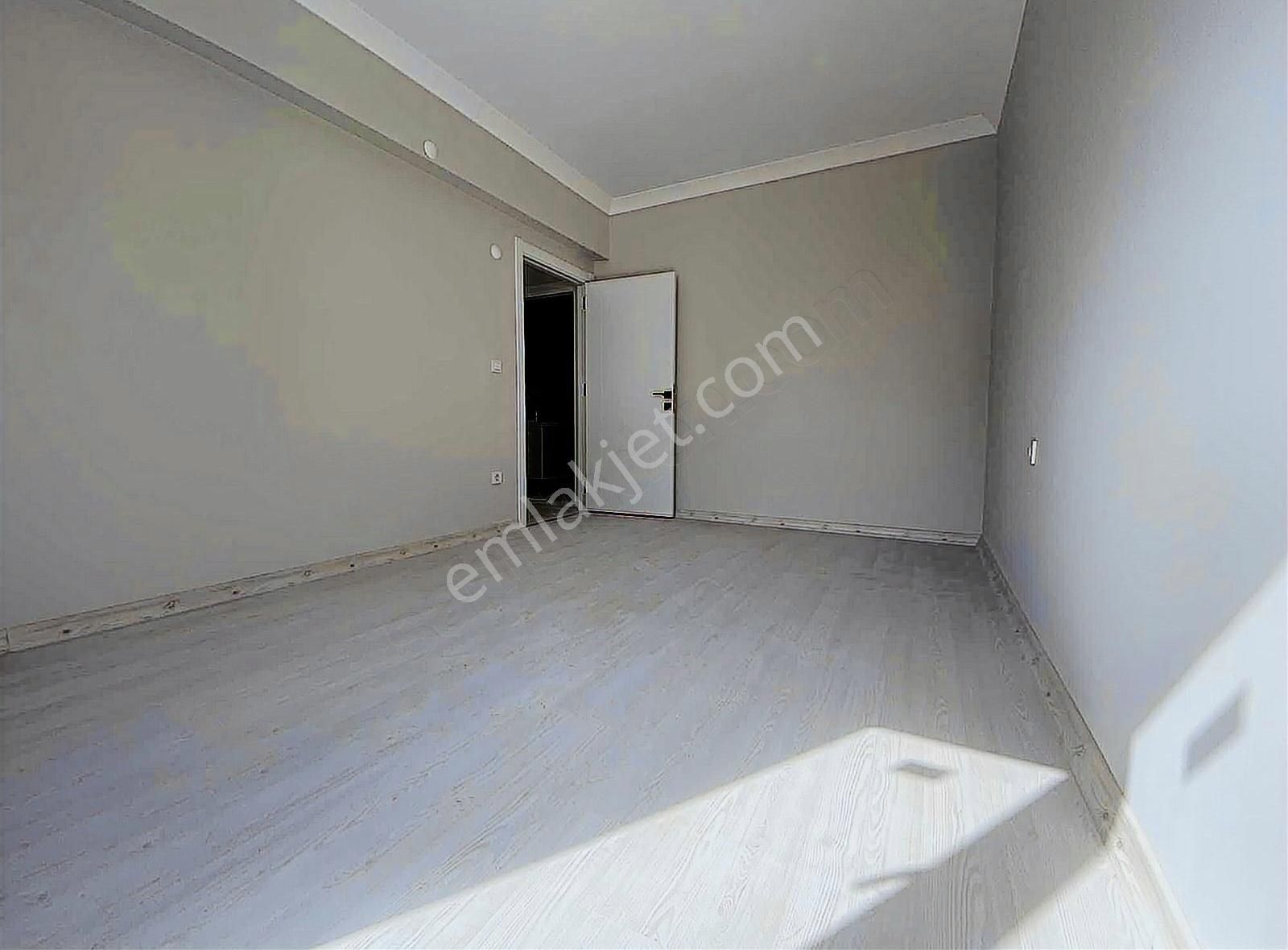 Pendik Yayalar Kiralık Daire ENKA'DAN YAYALAR CD. ÜZERİNDE 2+1 KİRALIK DAİRE