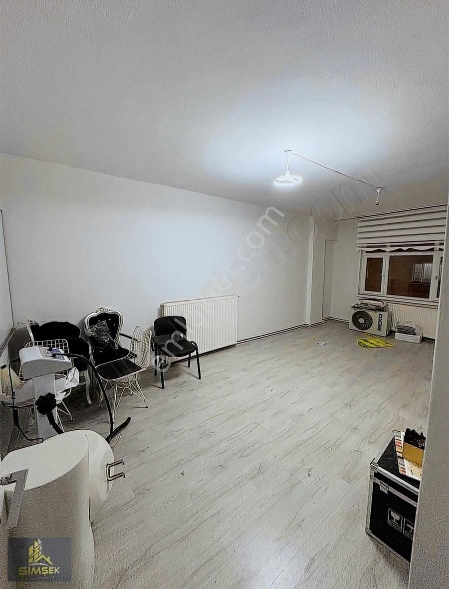 Vali Vahribey Caddesinde Satılık Ofis - Görsel 10