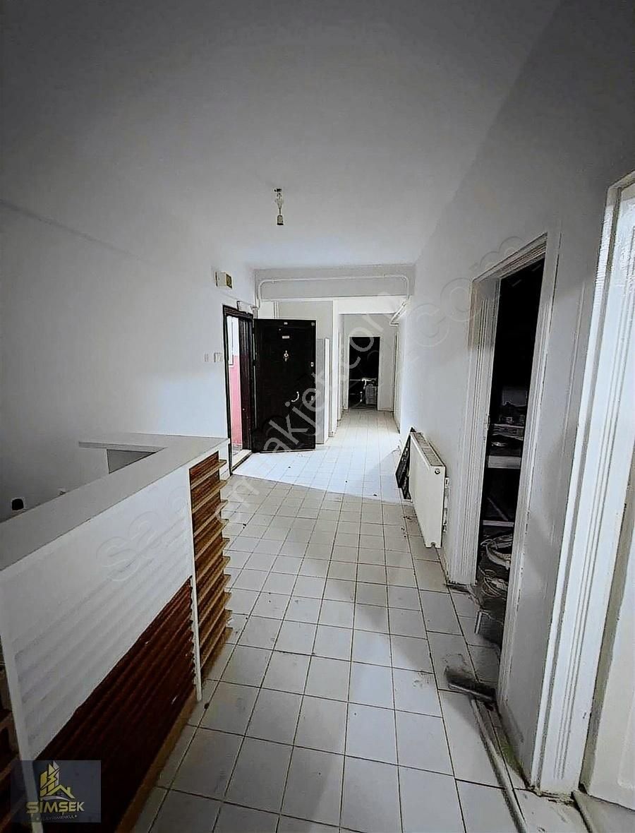 Vali Vahribey Caddesinde Satılık Ofis - Görsel 3