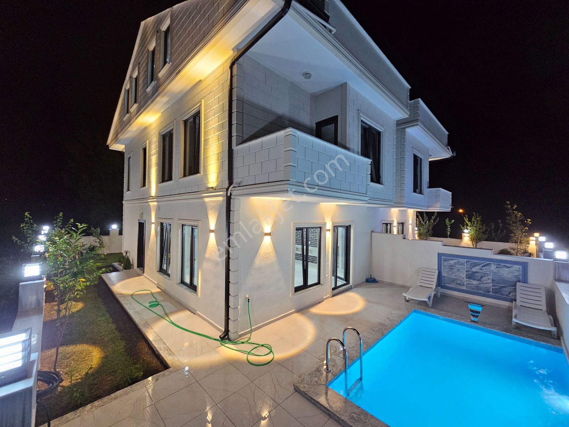 Kocaali Yayla Satılık Villa  4+2 MÜSTAKİL HAVUZLU, GENİŞ BAHÇELİ DENİZE SUPERLÜKS VİLLA