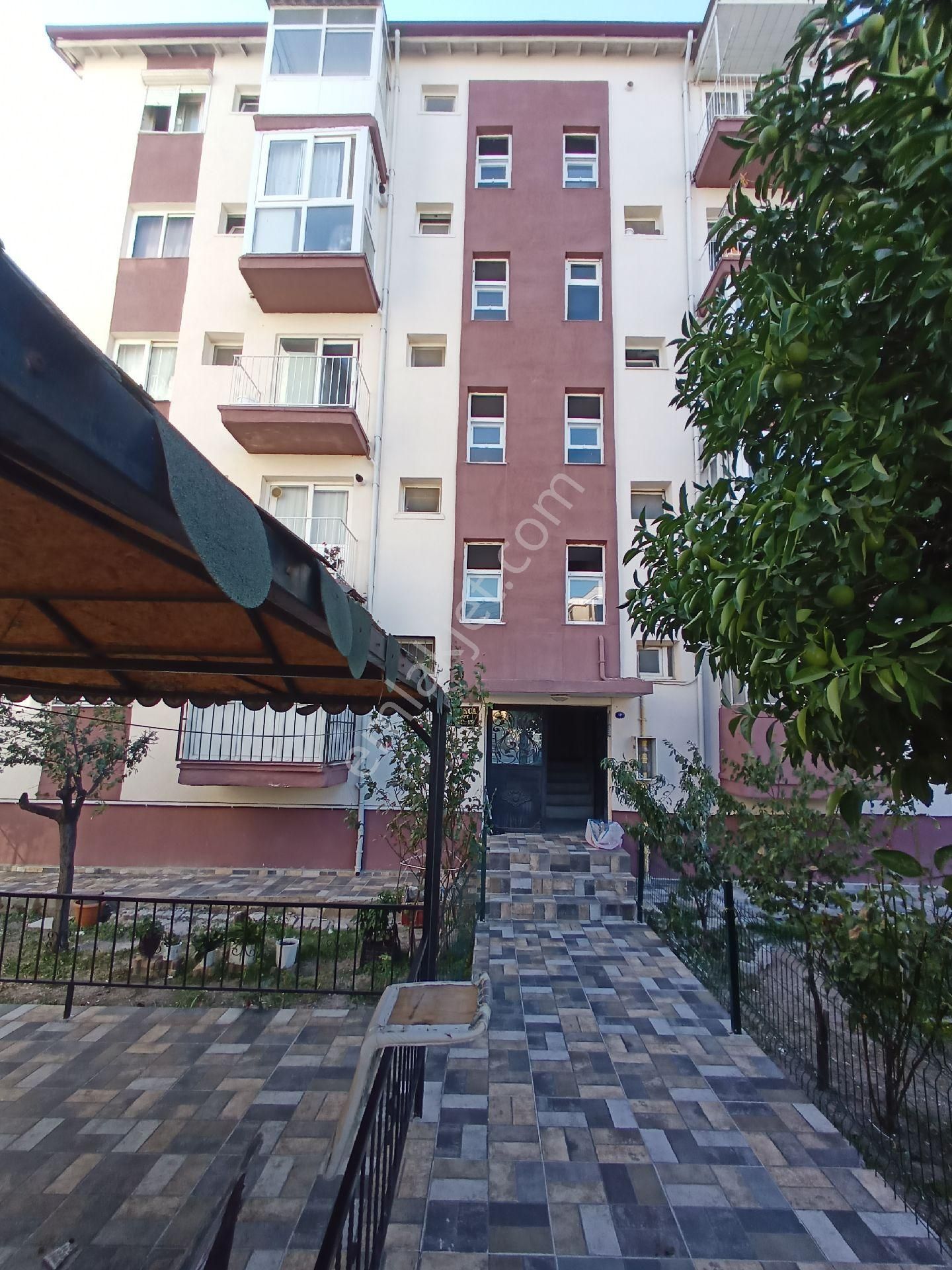 Bornova İnönü Satılık Daire İNÖNÜ SOSYAL KONUTLARDA SATILIK DAİRE