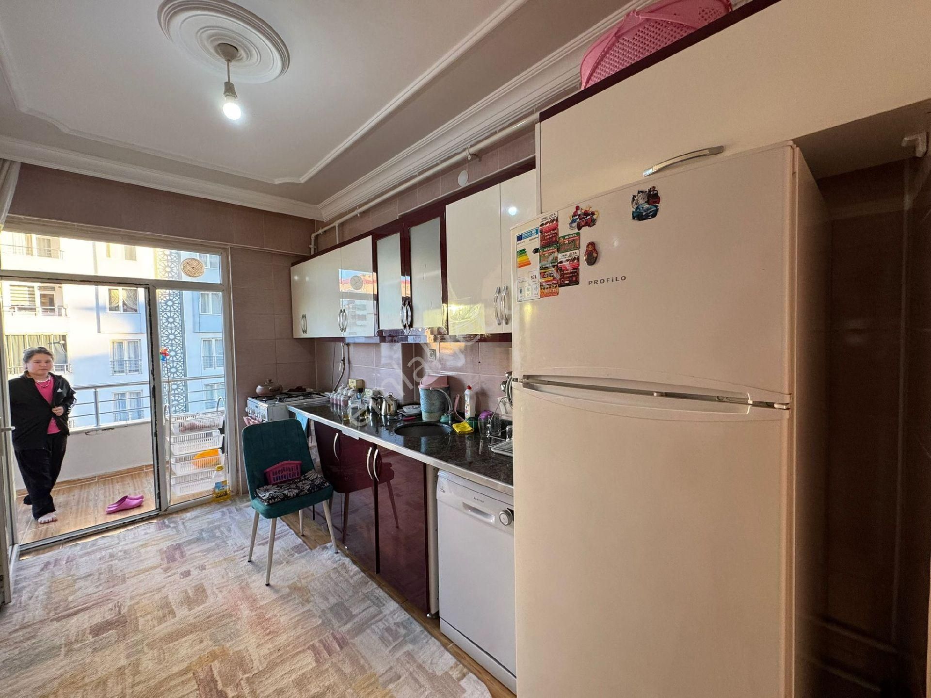 Bağlar Bağcılar Satılık Daire ŞATO PARK CİVARİNDA SATILIK 3+1 DAİRE