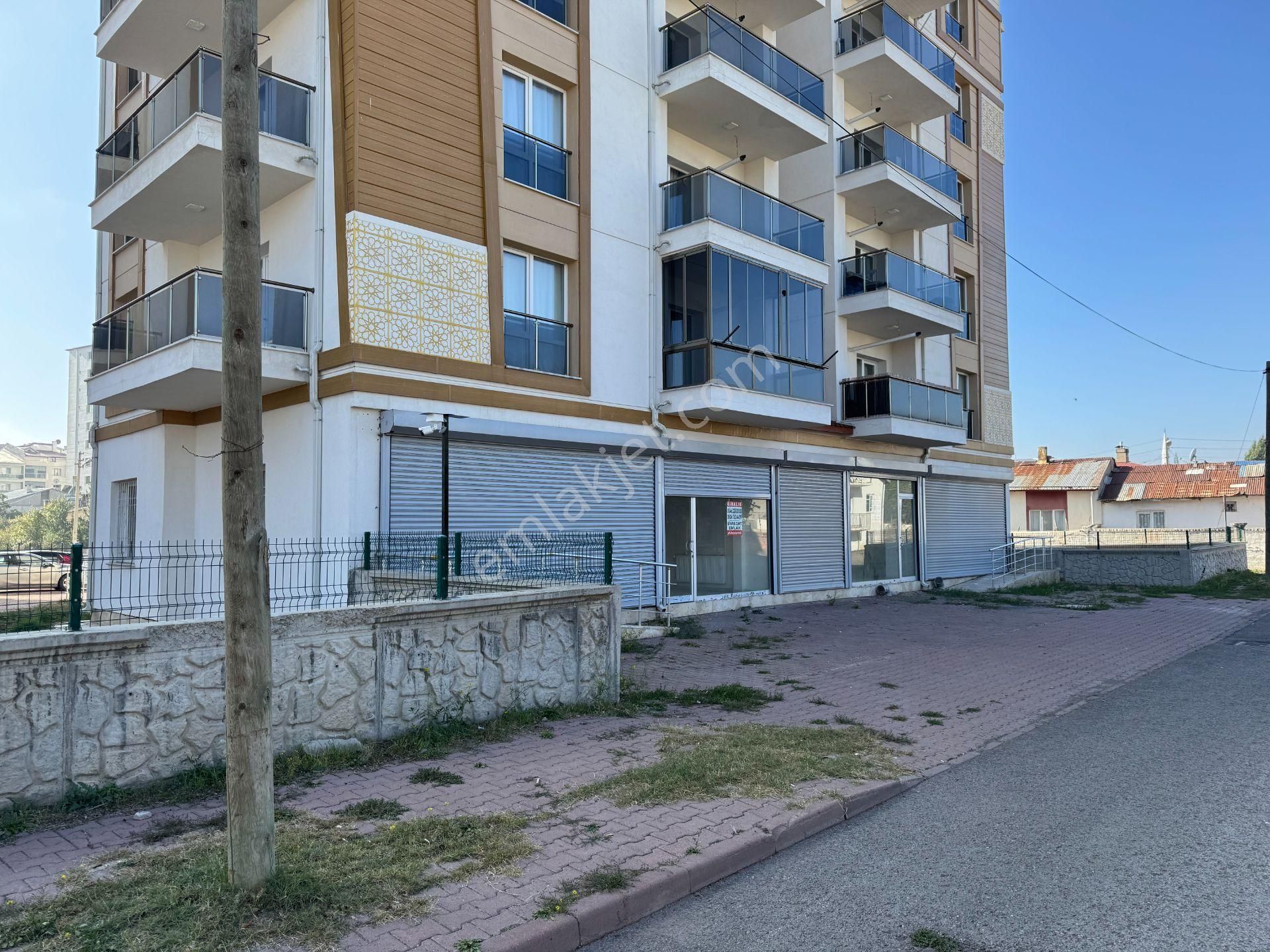 Sivas Merkez Yeşilyurt Kiralık Dükkan & Mağaza Sivas Gmt Emlak'tan Yeninumune Hastane Civ Kiralık 280m2 Uygun Dükkan