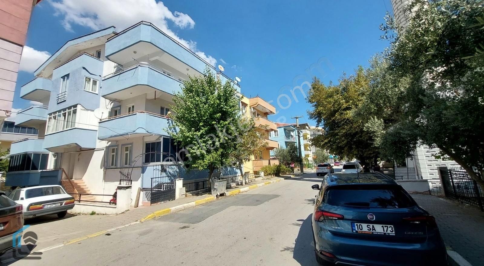 Altıeylül Plevne Satılık Daire PLEVNE MAHALLESİNDE SATILIK 165 M2 3+1 DAİRE