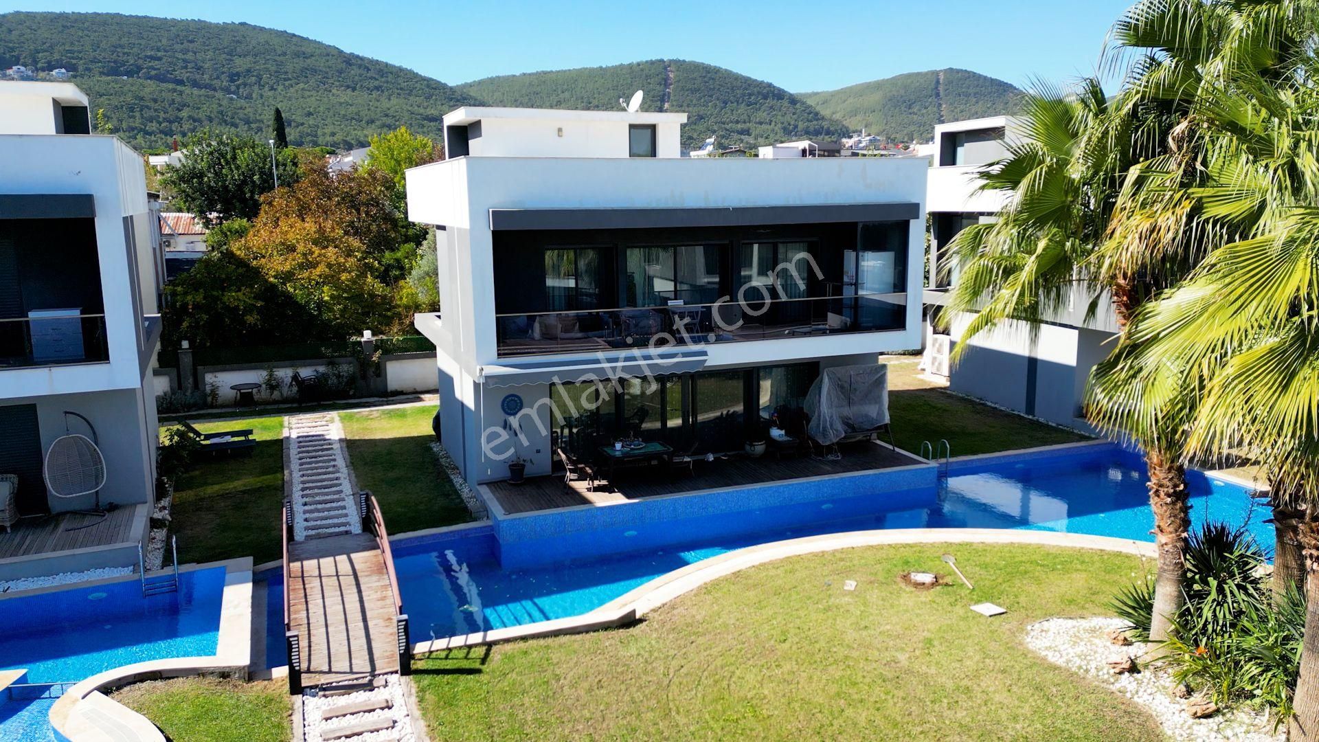 Urla Çeşmealtı'nda Site İçi Havuzlu Müstakil Villa - Görsel 4