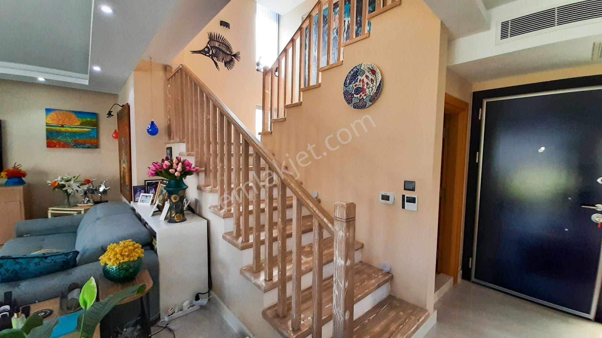 Urla Çeşmealtı'nda Site İçi Havuzlu Müstakil Villa - Görsel 29