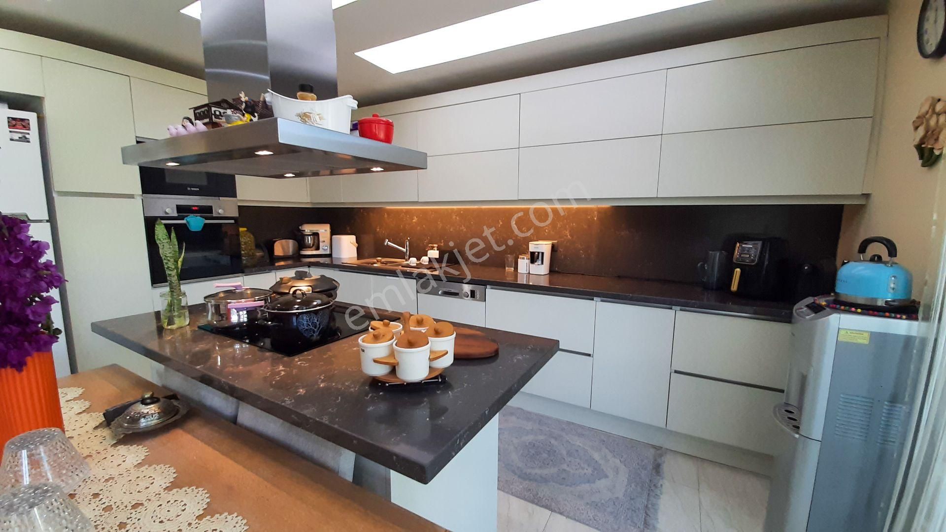 Urla Çeşmealtı'nda Site İçi Havuzlu Müstakil Villa - Görsel 27