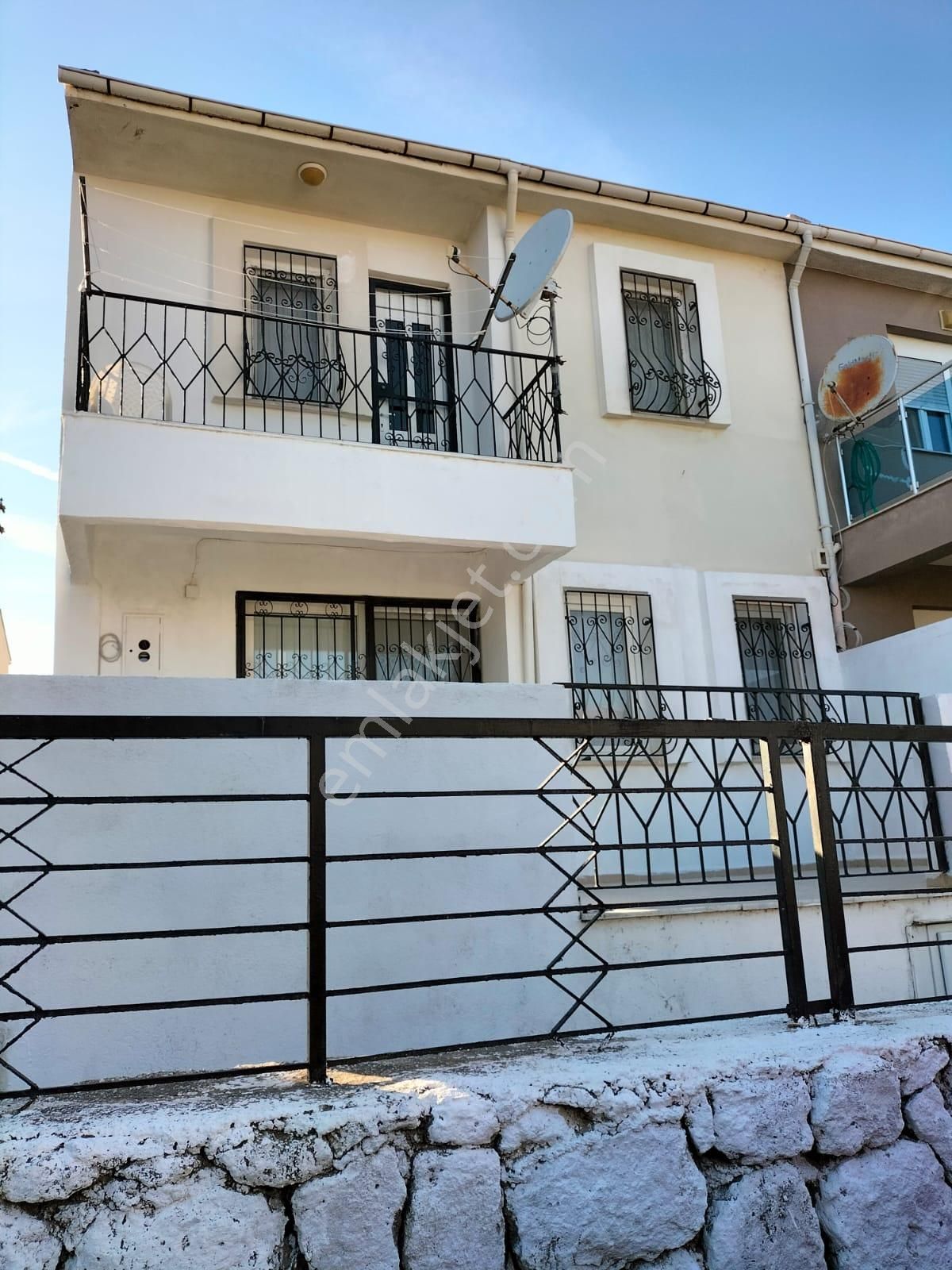 Çeşme Alaçatı Kiralık Müstakil Ev Alaçatı'da Kış Sezonu Kiralık Eşyalı Dubleks Ev