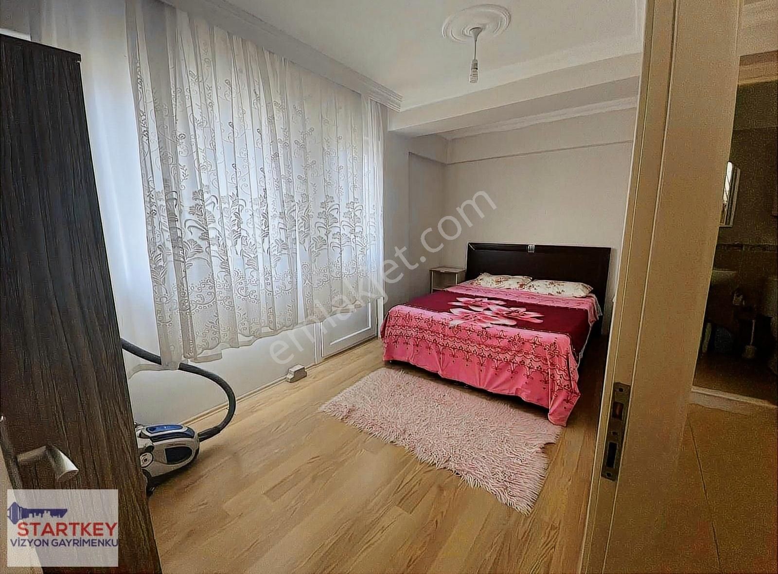 Menderes Orta Kiralık Daire Ortaköyde Deniz ve Orman Manzaralı Denize 150 Mt Eşyalı Dubleks