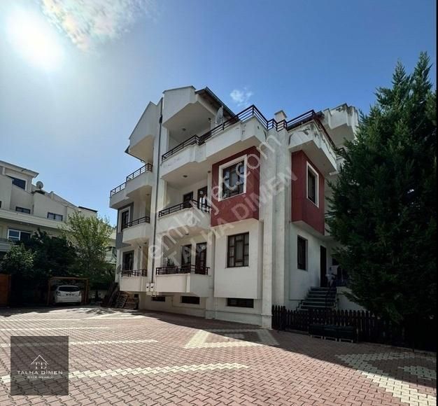 Selçuklu Hocacihan Satılık Villa Hocacihan'da Meram Tıp Fakültesi Üzerinde Siteiçi 7+1 Bahçeli Ev