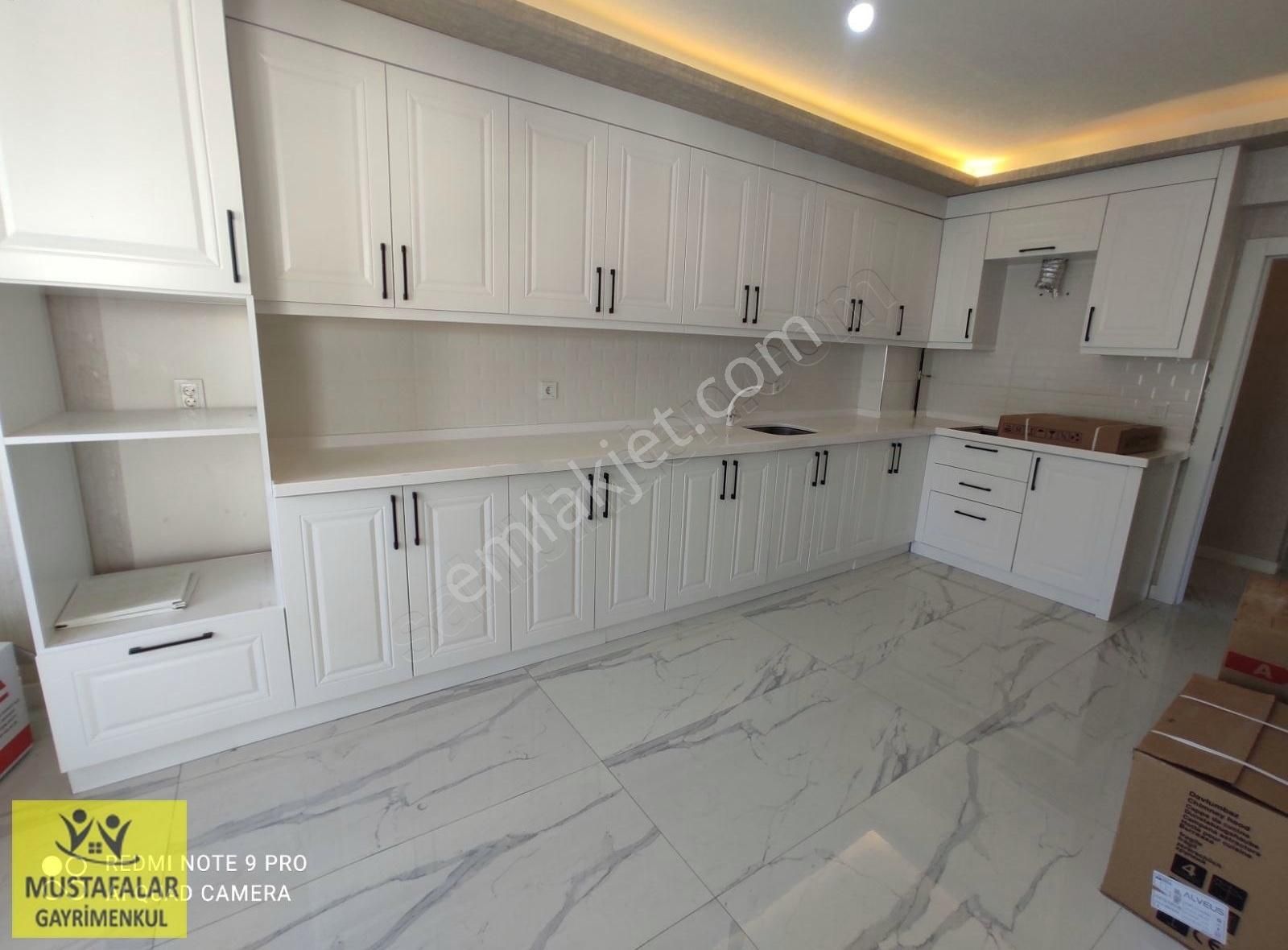 Sincan Mustafa Kemal Satılık Daire ULTRA GENIS FUL YAPILI KOMBİ PETEK DAHİL 160 M2 4+1