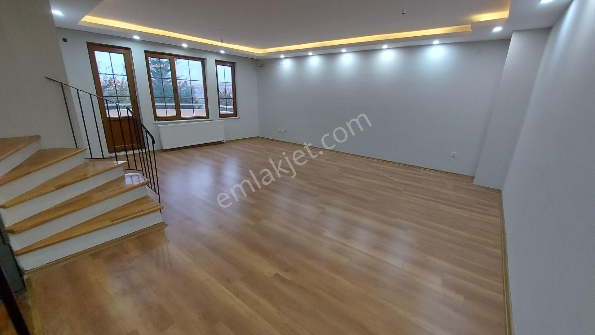 Başakşehir Bahçeşehir 2. Kısım Kiralık Villa  BAKIMLI SİTEDE_ ÇİFT MUTFAKLI_ MANZARALI_ BAHÇELİ_ FERAH VİLLA