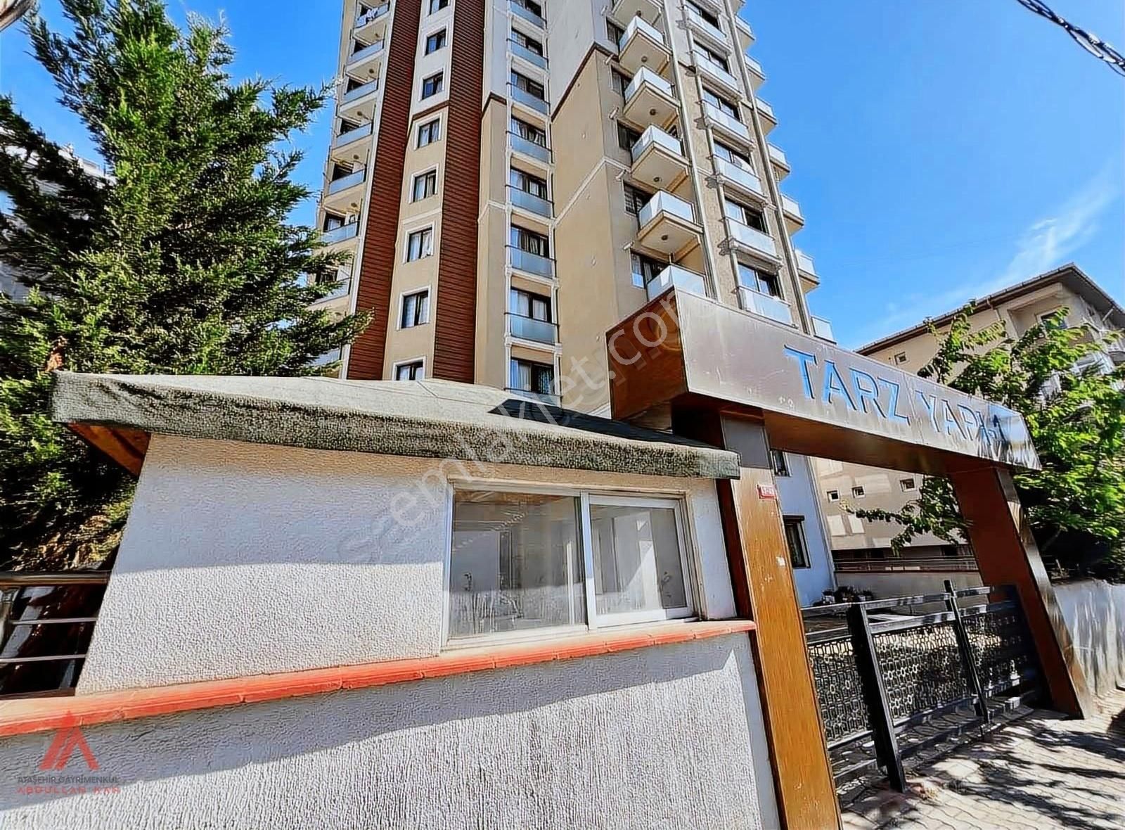 Ümraniye Site Satılık Daire SİTE MH BUTİK SİTE ARA KAT 2+1 ÇİFT CEPHE K.OTOPARK 4.250,00₺