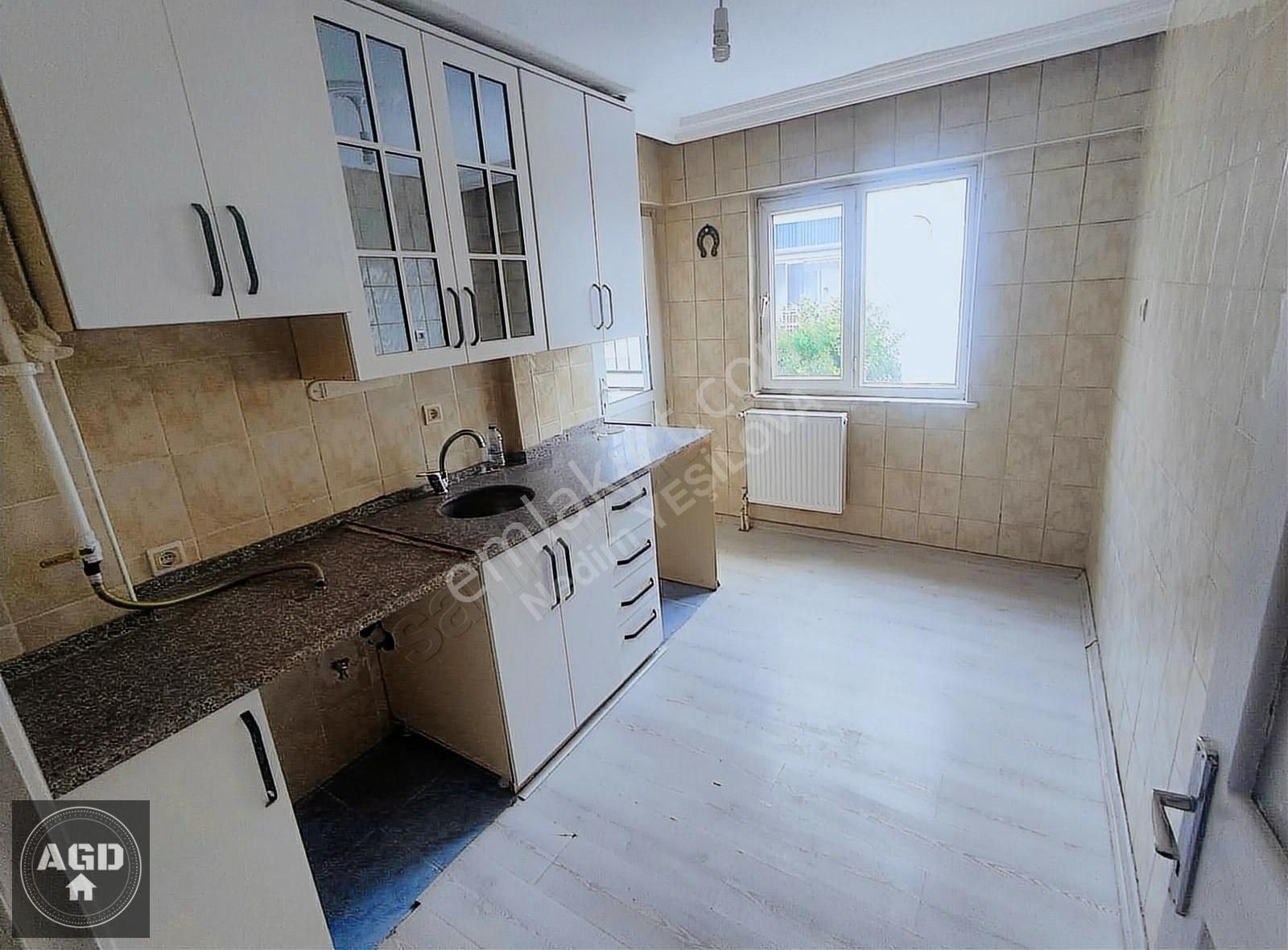 Yunusemre Yeni Mahalle Satılık Daire Yenimh de 3+1 130m2 Kombi ANKASTRE Balkon ASANSÖRLÜ Kiler 2Wcli