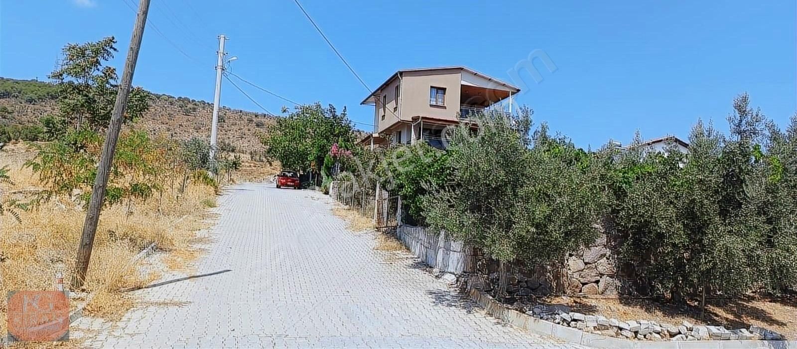 Yunusemre Üçpınar Satılık Villa İmarlı Manisa Yunusemre Üçpınarda 570 m2 Arsa