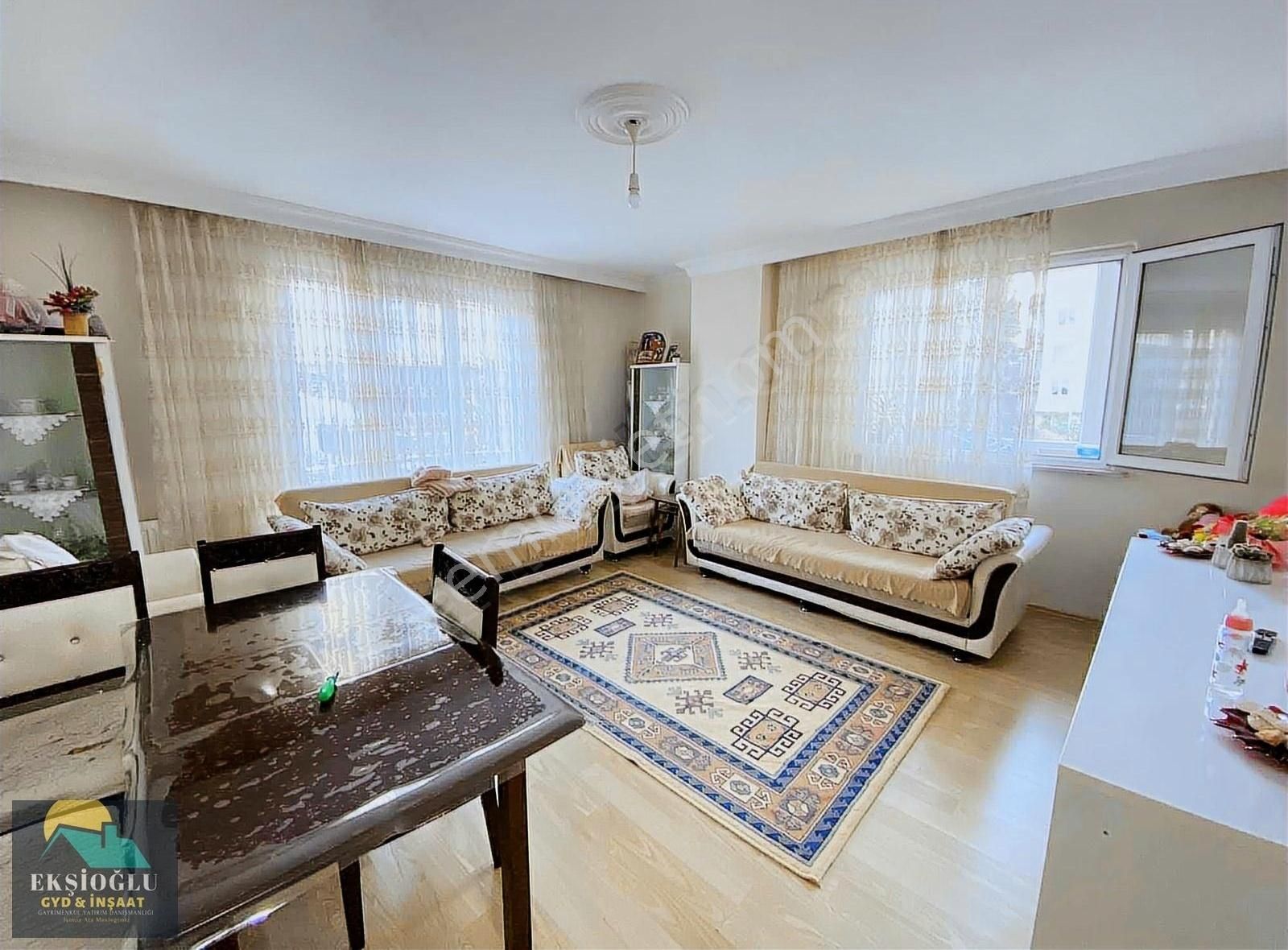 Gebze Köşklü Çeşme Satılık Daire KÖŞKLÜÇEŞME'DE CADDE ÖNÜ'NDE SATILIK 2+1 90 m² DAİRE