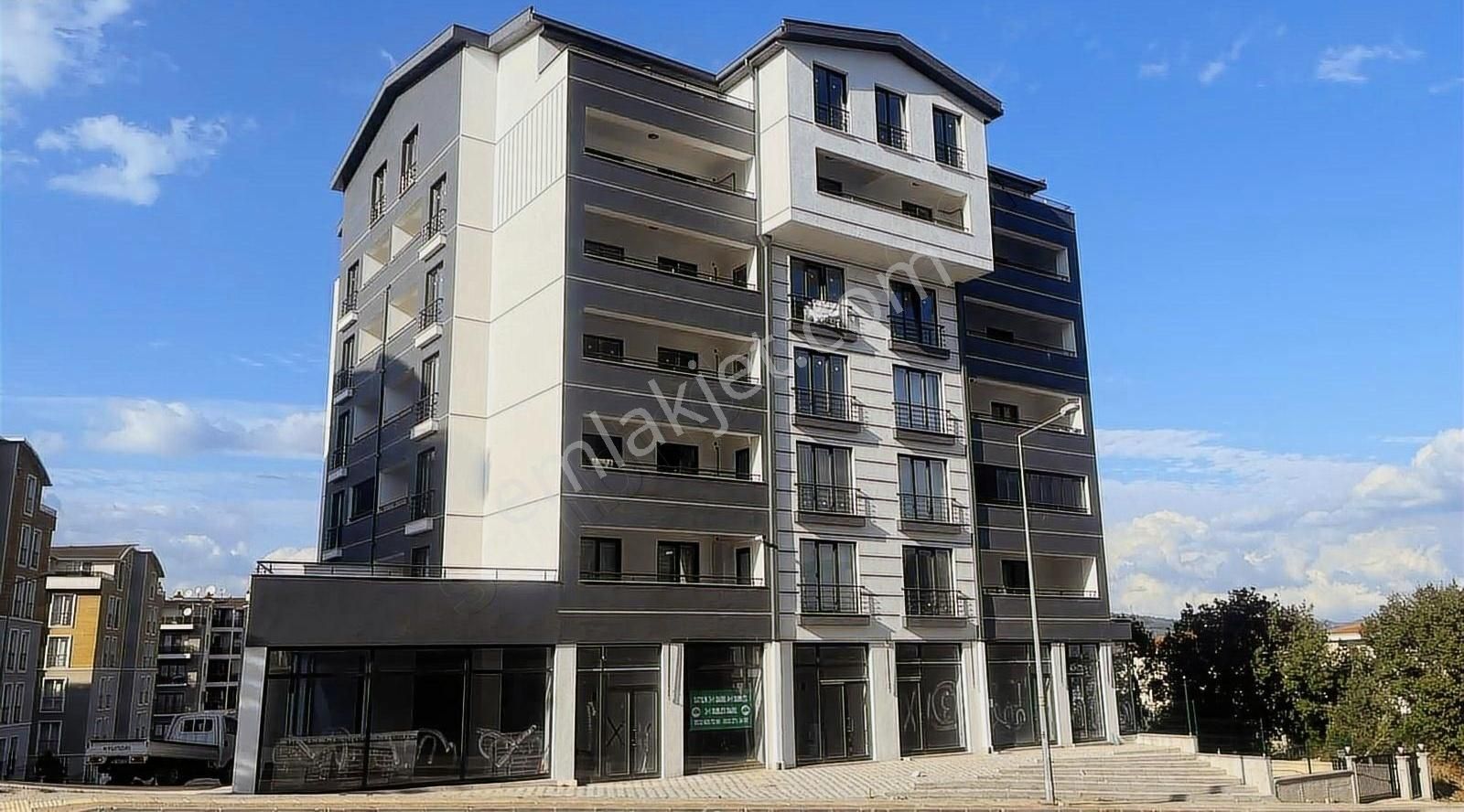 Osmangazi Yunuseli Satılık Daire DİALOG PİRAMİTTEN YUNUSELİ'N DE CADDE ÜZERİNDE SATILIK 4+1 DAİRE