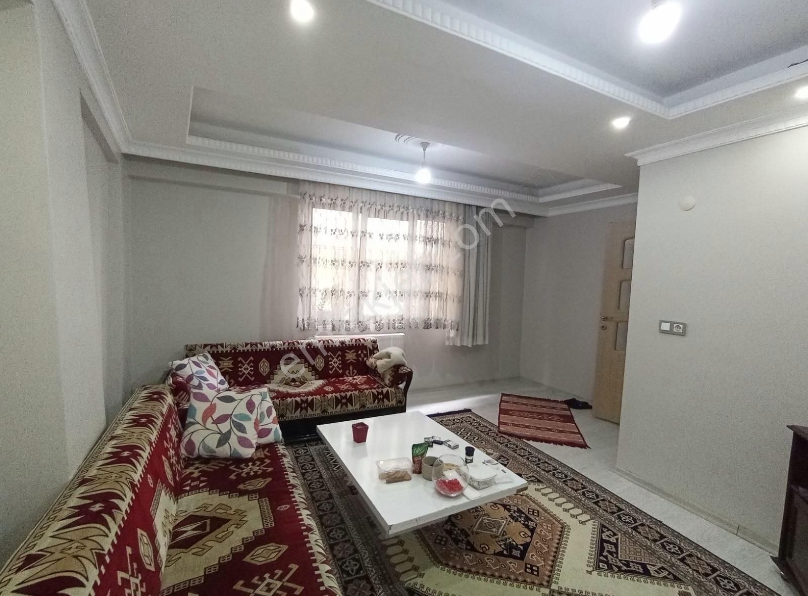 Eyüpsultan Esentepe Satılık Daire YILDIZTABYA CADDESİNE PARALEL EŞYALI SATILIK 2+1 80M2 İSKANLI