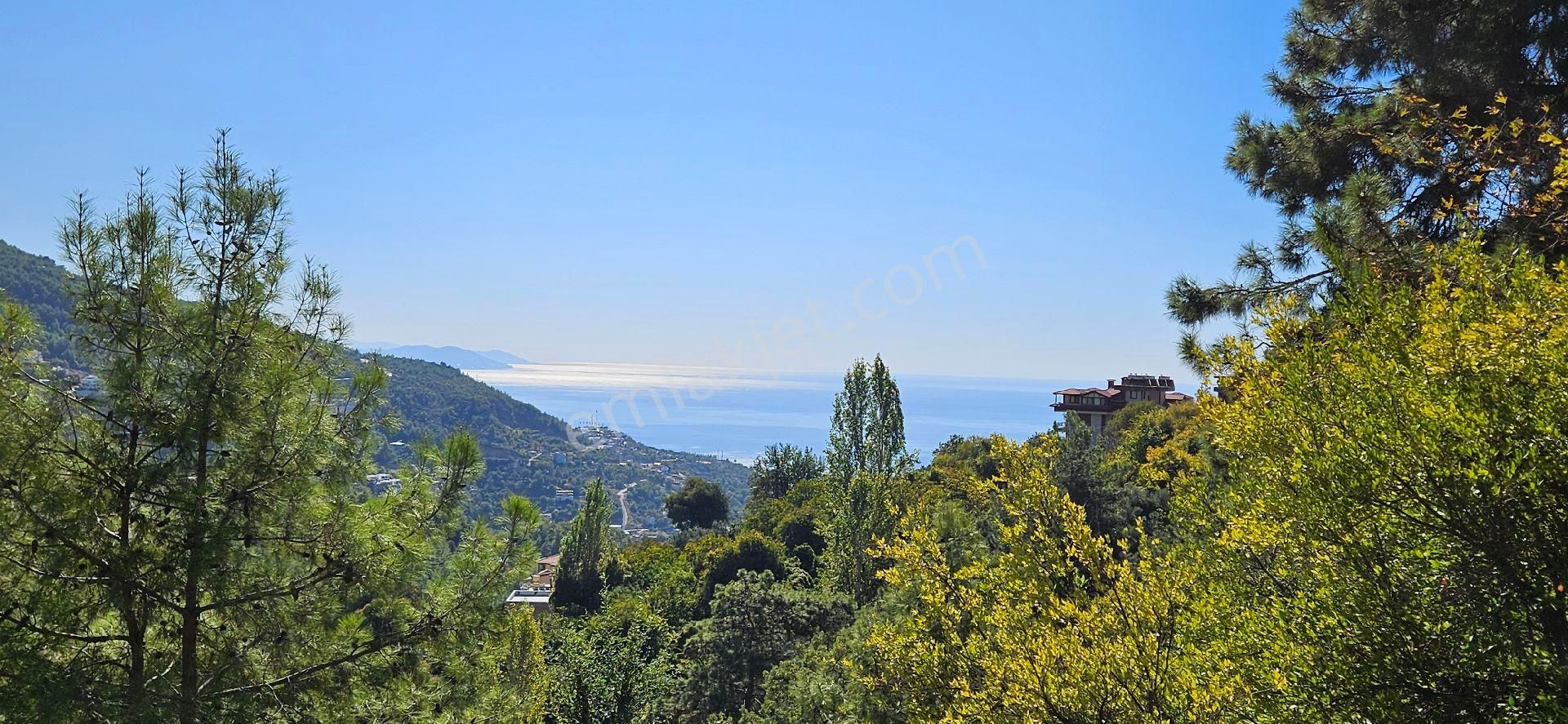 Alanya Tepe Satılık Villa İmarlı EREN EMLAK'tan Deniz Manzaralı 1.500 Metre Arsa Tepe Mahallesinde 