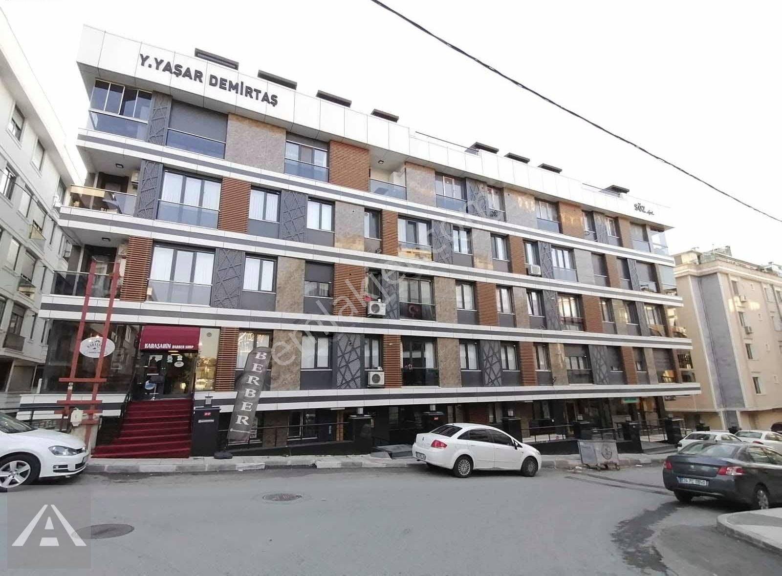 Maltepe İdealtepe Satılık Daire İDEALTEPE'DE YÜKSEK GİRİŞ TAMAMEN SOKAĞA CEPHELİ 1+1!