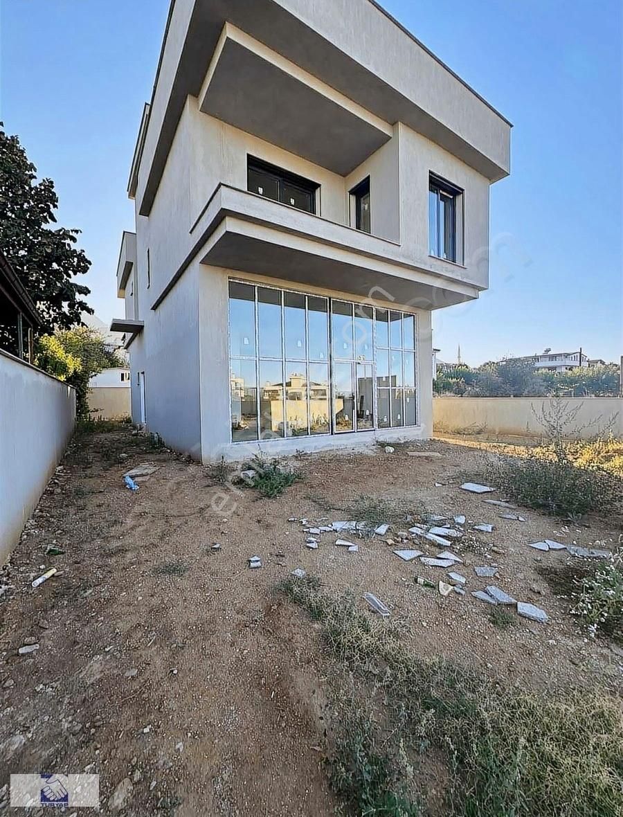 Merkezefendi Servergazi Satılık Villa TURYAP'TAN YÜRÜYÜŞ YOLU ÜSTÜNDE SATILIK VİLLA