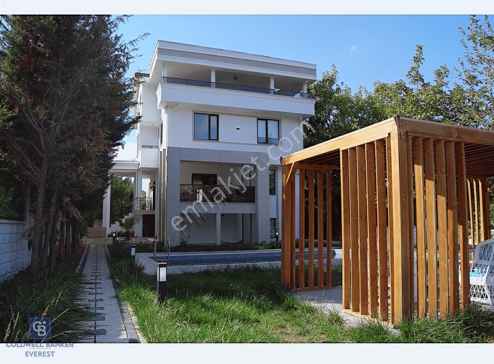 Osmangazi Doburca Satılık Villa DOBRUCA'NIN EN ŞEREFİYELİ VİLLASI 8+2 (ARAÇ TAKASLI)