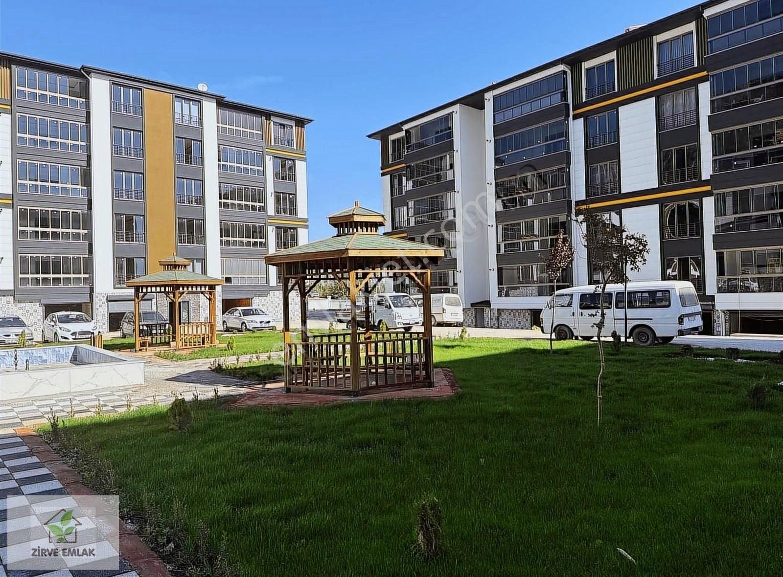 Akşehir Yarenler Satılık Daire ZİRVE EMLAK SATIYORR SIFIR LÜX BATIŞEHİR 4.5+1 210 M2 LÜX DAİRE