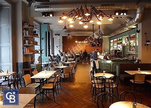 Karşıyaka Bahriye Üçok Devren Kafe & Bar İzmir Karşıyaka'da Devren Satılık Kurumsal Cafe İşletmesi!