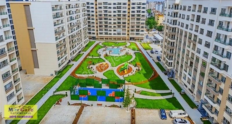 Selçuklu Hocacihan Satılık Daire Livapark 2 Sitesinde Satılık 2+1 Geniş Daire