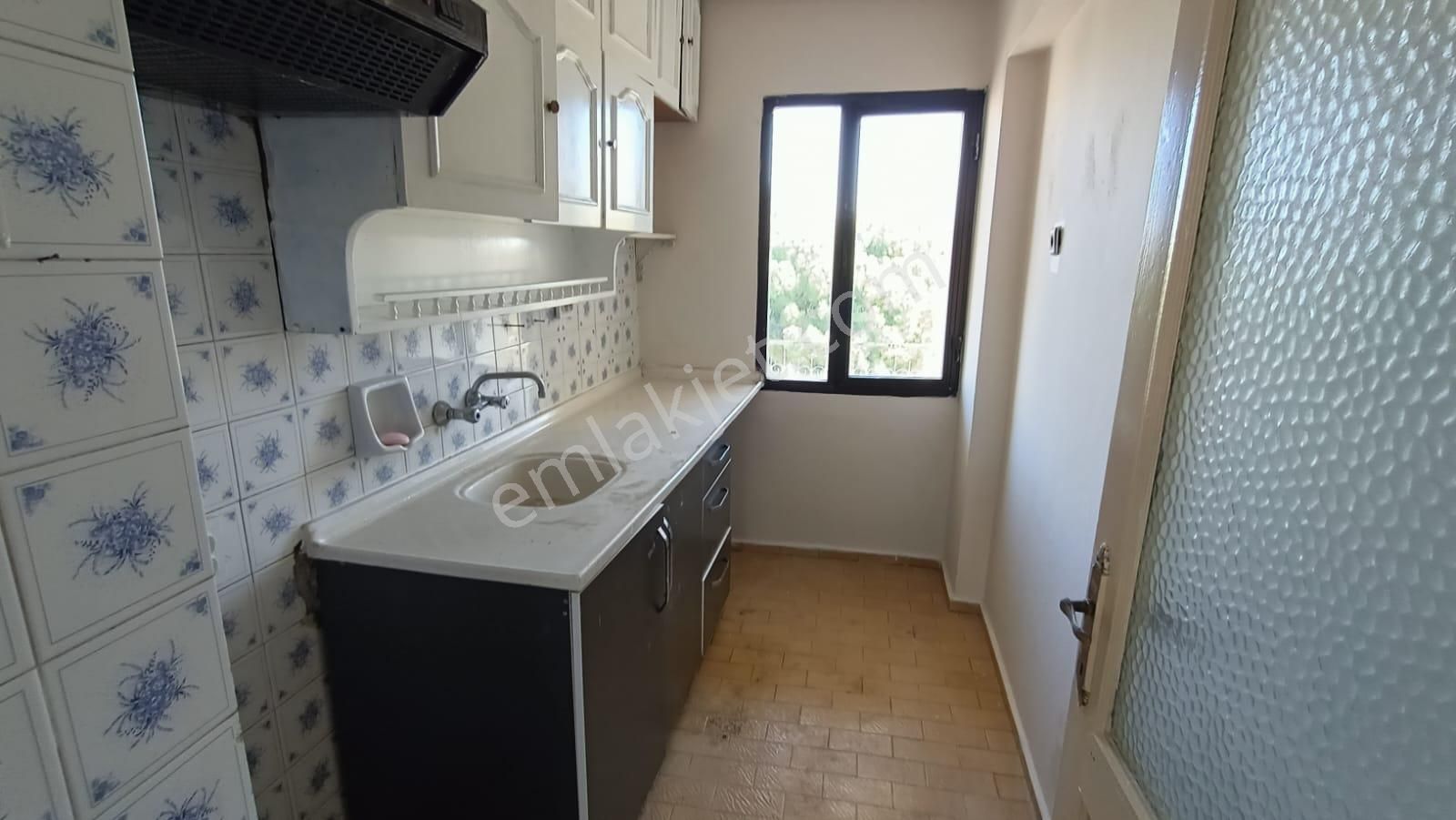 Karşıyaka Aksoy Kiralık Daire Orman Fidanlığı Cepheli 3+1 Bakımlı Daire