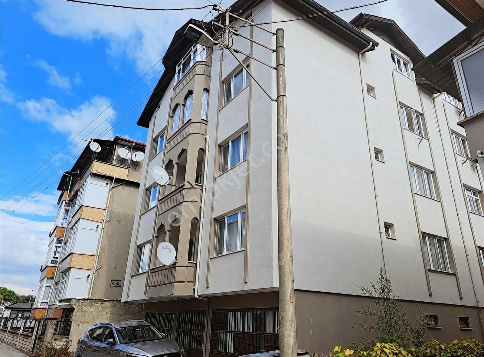 Adapazarı Yenidoğan Kiralık Daire İLÇE ORTA GARAJ YAKINI BOSNA CADDESİ OTEL ARKASI KİRALIK DAİRE