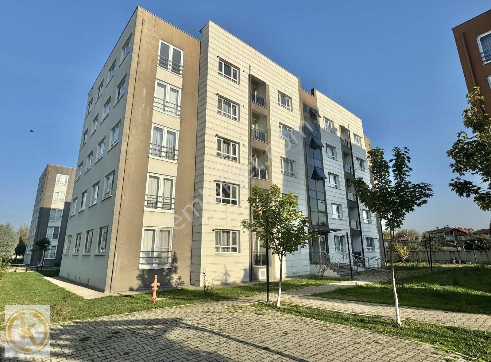 Erenler Küpçüler Satılık Daire KAYMAK EMLAK ERENLER'DE GÜVENLİKLİ SİTEDE 2+1 95M2 SATILIK DAİRE