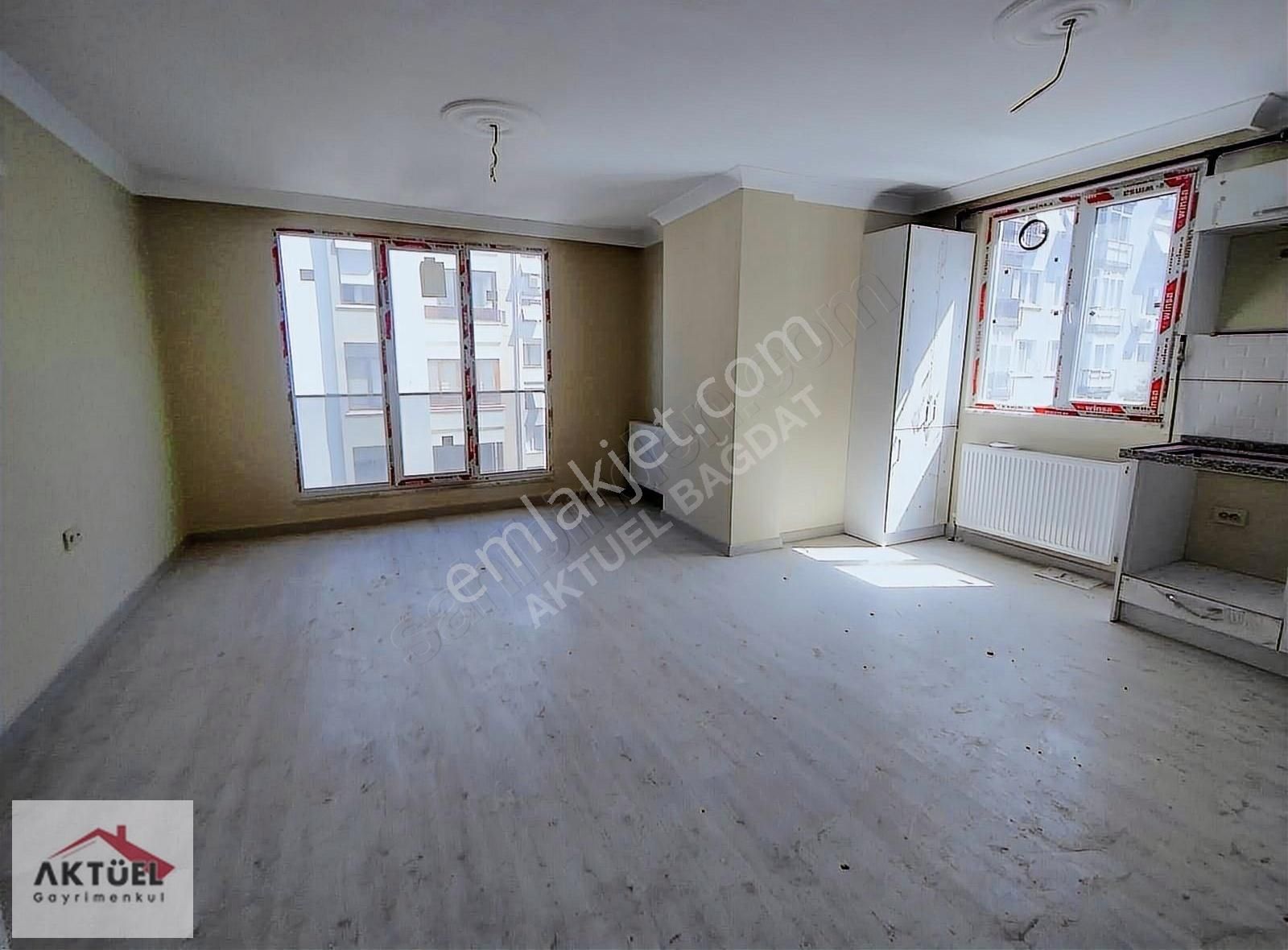 Kadıköy Merdivenköy Satılık Daire MERDİVENKÖYDE AÇIK MUTFAKLI ARAKAT 90m² SATILIK DAİRE