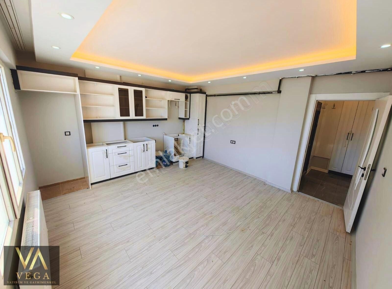 Yunusemre Yeni Mahalle Satılık Daire VEGA'DAN YENİ MAHALLE CADDE ÜSTÜ 2+1 ARAKAT DAİRE