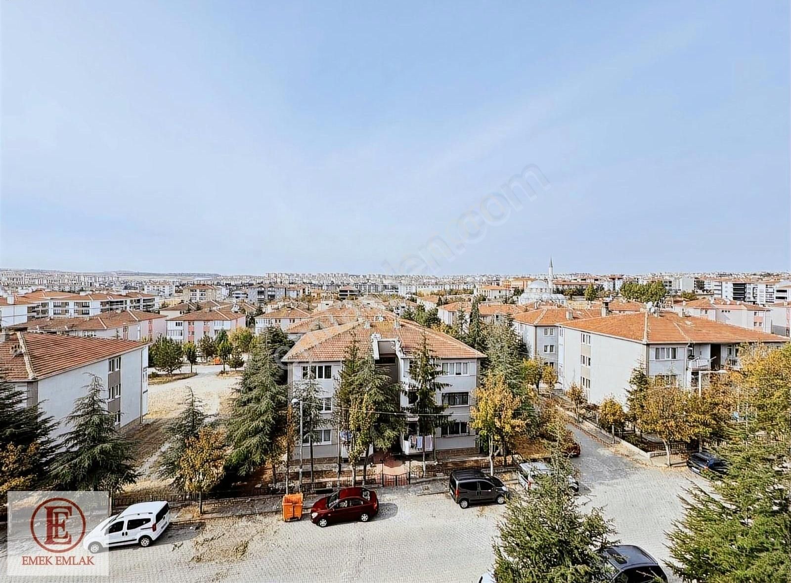 Odunpazarı Emek Satılık Daire * EMEK EMLAK* 3+1 130 M2 4 KAT MANZARALI DAİRE