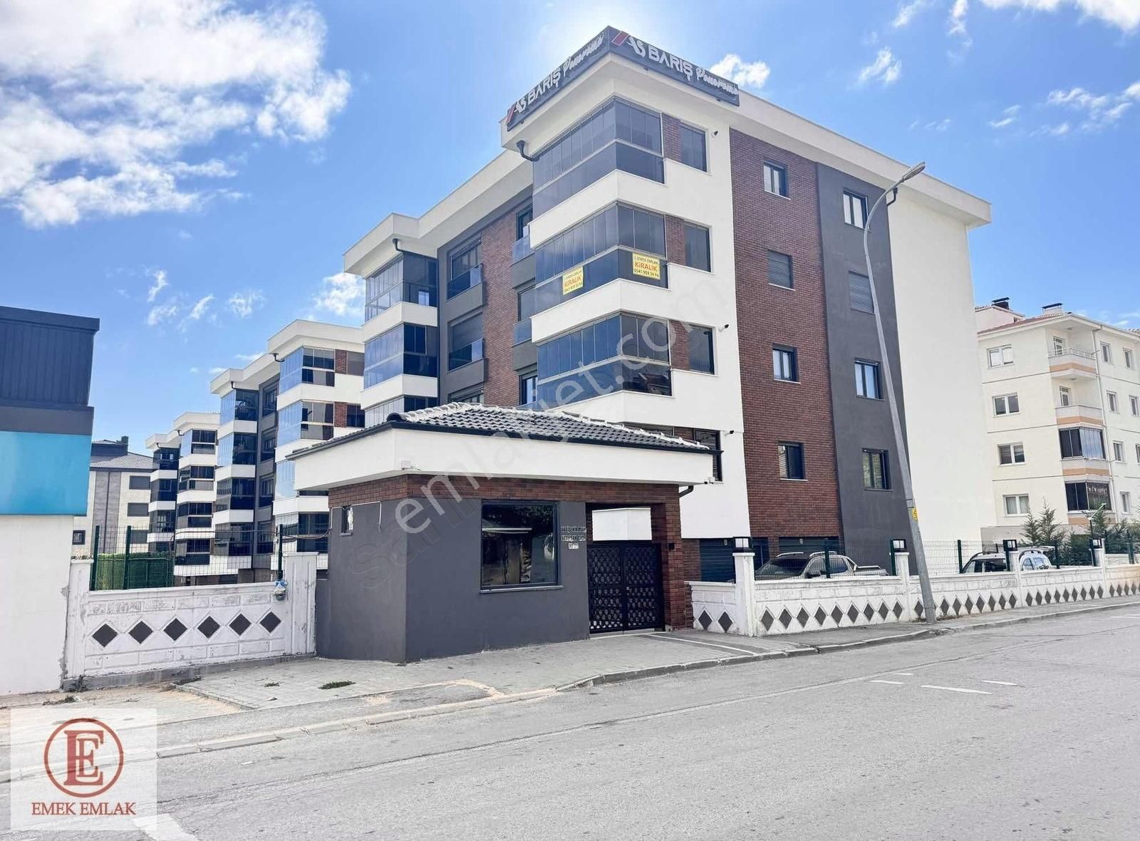 Odunpazarı Vadişehir Kiralık Daire *EMEK EMLAK*ARA KAT ÖZEL GARAJLI KÖŞE BİNA SİTE ÖNÜ AÇIK 3+1