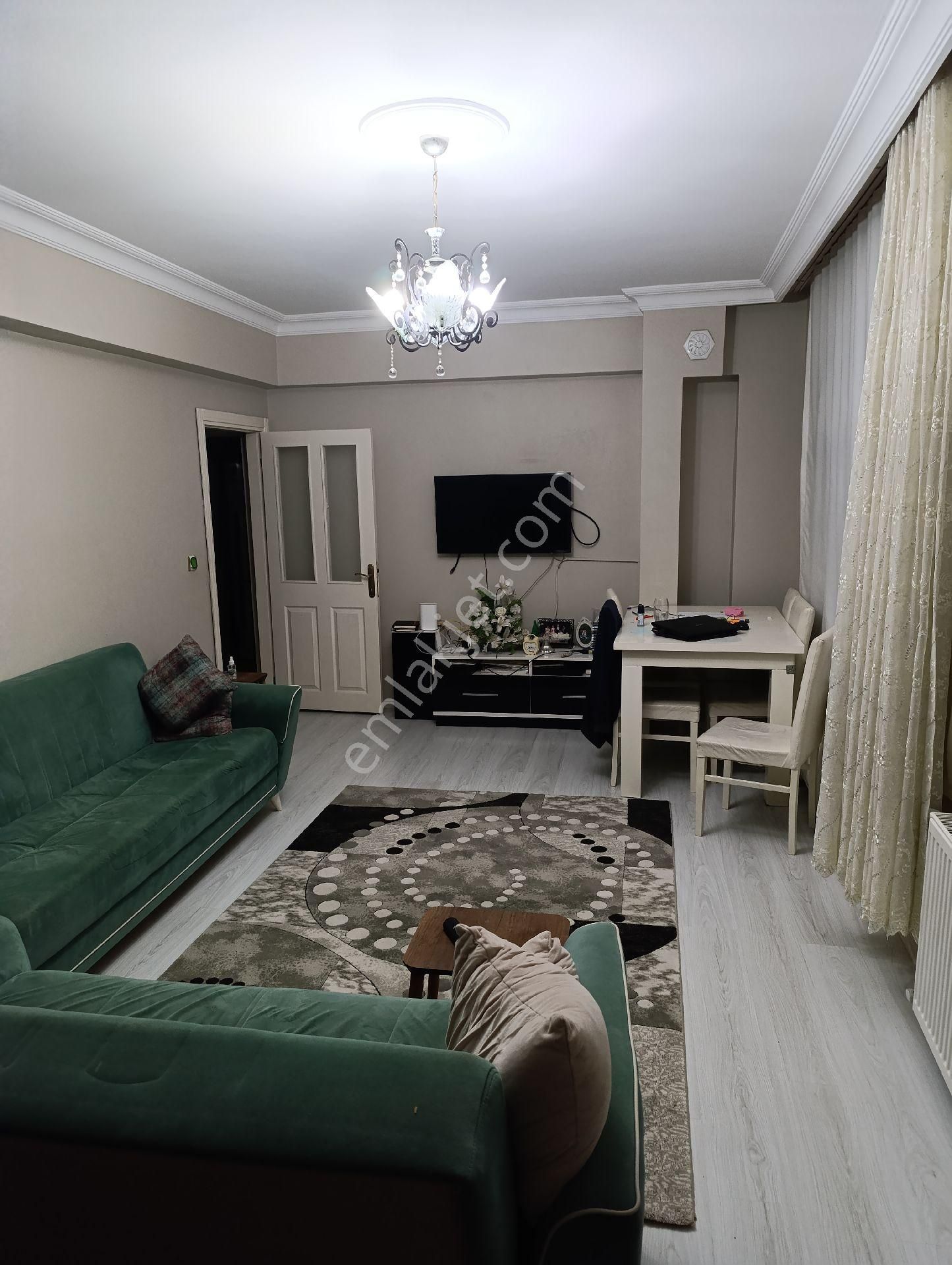 Bahçelievler Kocasinan Merkez Satılık Daire KOCASİNAN MAH 85 MERTE KARE DAİRE GENİS SALON