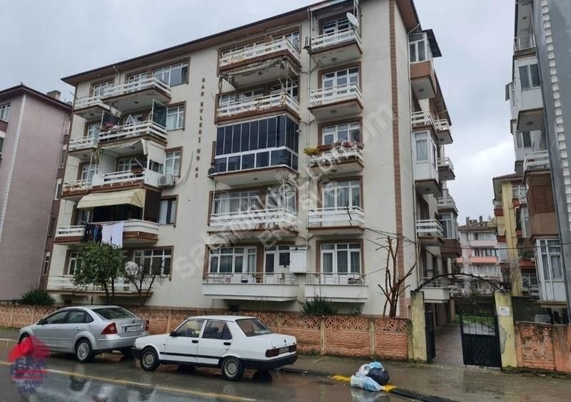 Adapazarı Mithatpaşa Satılık Daire ERA SVG GAYRİMENKUL DEN MİTHATPAŞA ULUCAMİİ KARŞISINDA 3+1 DAİRE