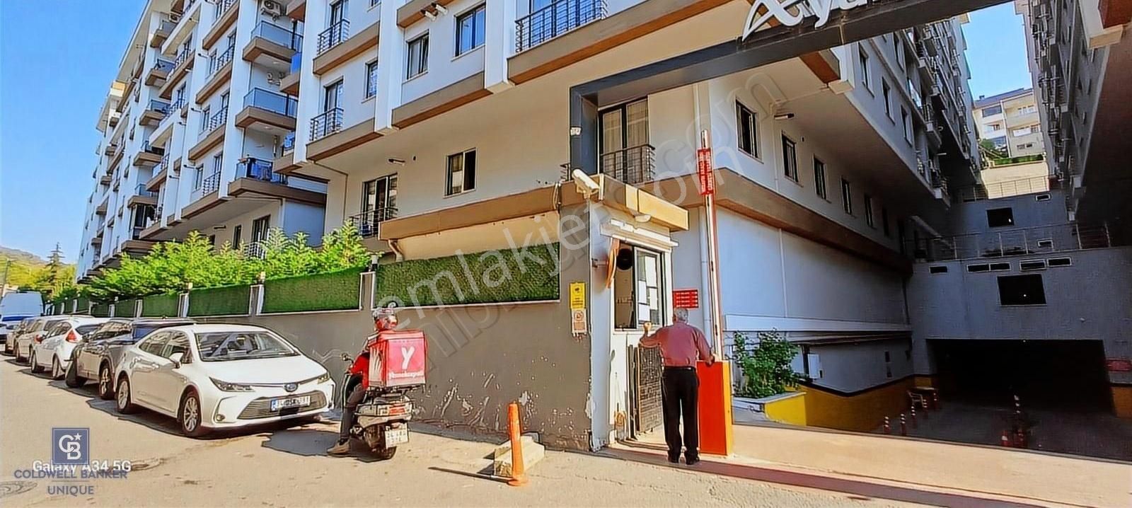 Maltepe Girne Satılık Daire İstanbul Maltepe Girne Mahallesi Site İçinde Satılık 2+1 Daire