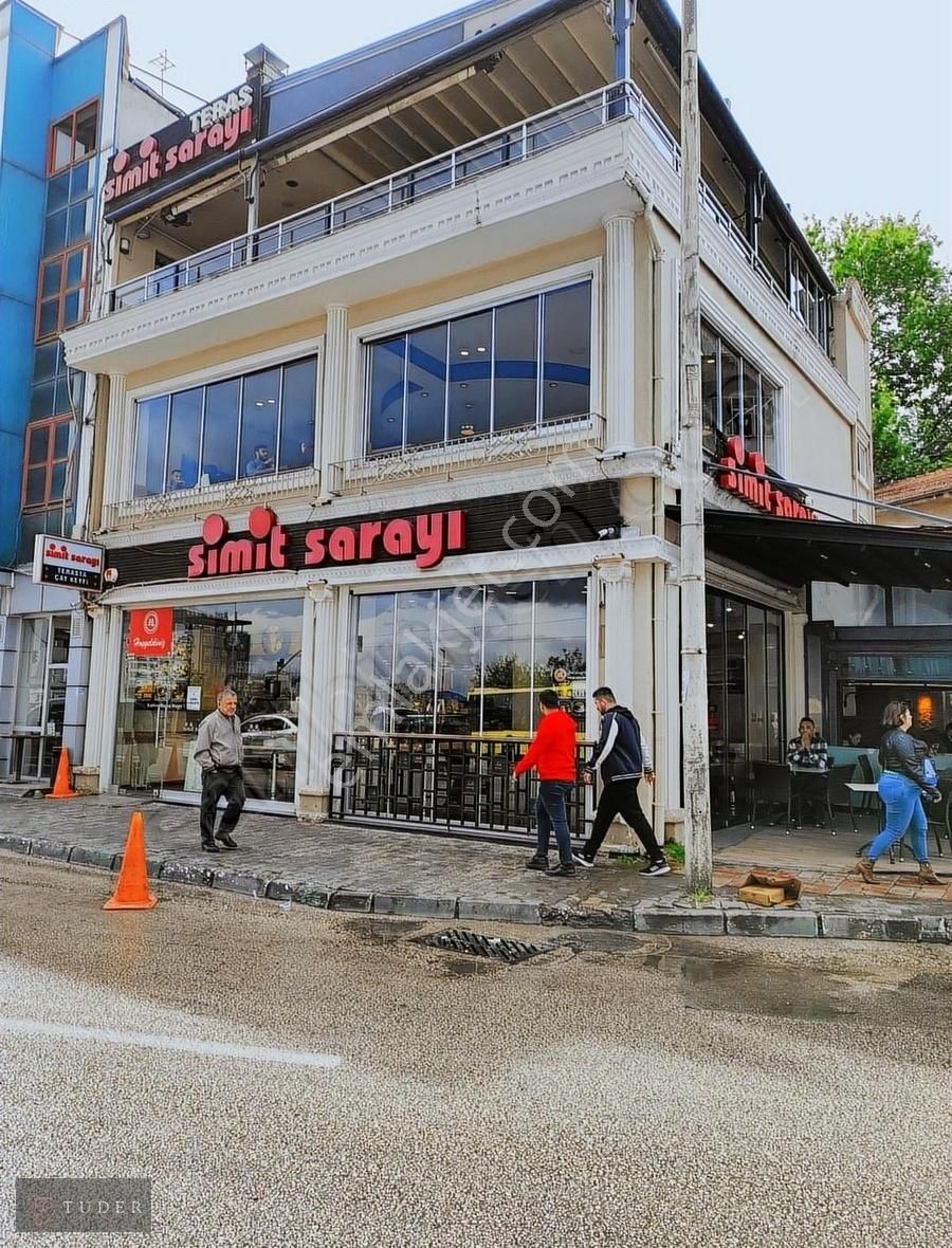 Osmangazi Ulu Devren Kafe & Bar Kent Meydanında Tabela Degeri Yüksek Cadde Üzeri 3 Katlı İşyeri