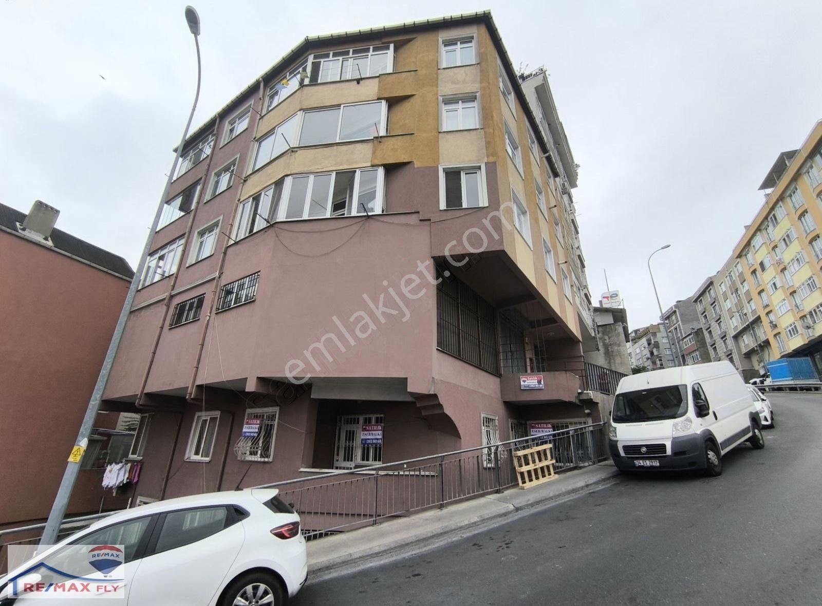 Kağıthane Sultan Selim Satılık Daire ANA YOL ÜZERİ OTOPARKLI GENİŞ KULLANIŞLI BOŞ ARA KAT DAİRE