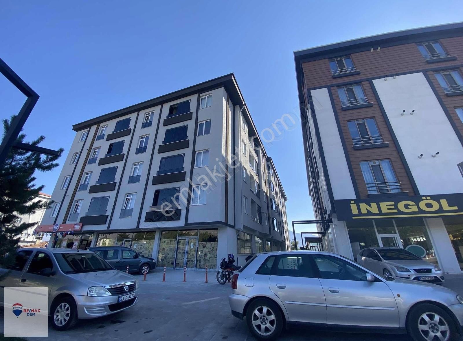 Erzincan Merkez İzzetpaşa Kiralık Dükkan & Mağaza REMAX/DEM'DEN İZZETPAŞA MAHALLESİNDE 180 M2 KİRALIK DÜKKAN