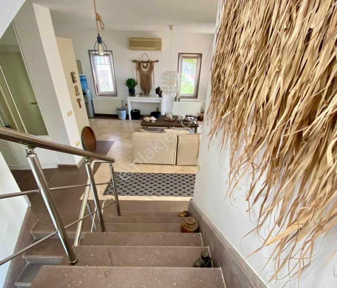 Gümüşlük Yalıkavak Sosyal Tesisli Sitede Geniş Bahçeli Manzaralı Villa - Görsel 9