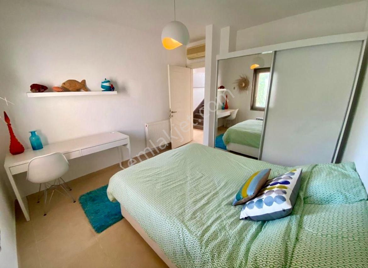 Gümüşlük Yalıkavak Sosyal Tesisli Sitede Geniş Bahçeli Manzaralı Villa - Görsel 16