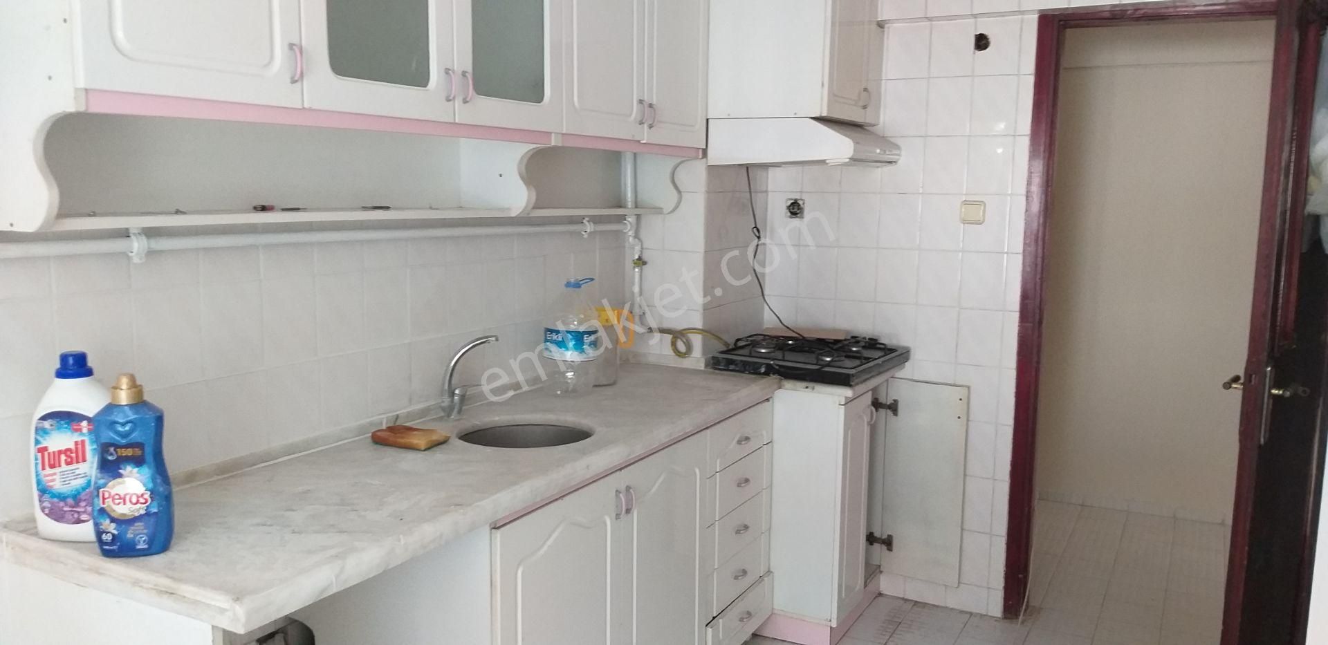 Bornova Ergene Kiralık Daire Bornova Ergene Mah. Vergi Dairesi Karşısında Doğalgaz Kombili Kiralık Daire (boyalı-badanalı)