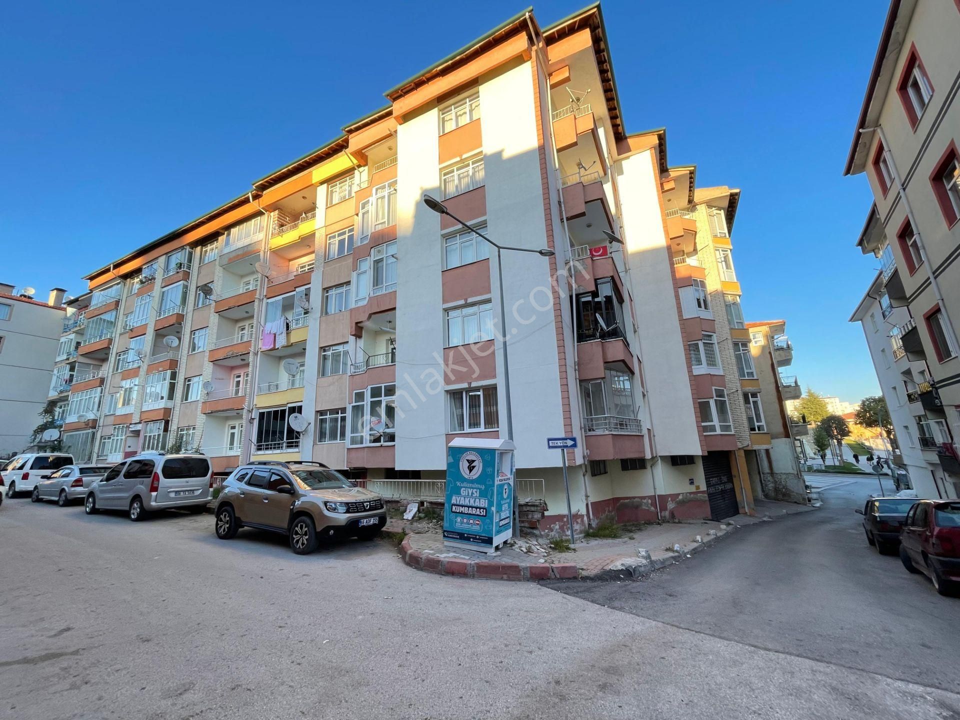 Yozgat Merkez Köseoğlu Kiralık Daire  BÜYÜK CAMİ YAKININDA 3+1 KİRALIK DAİRE *** BURCU EMLAKTAN ***