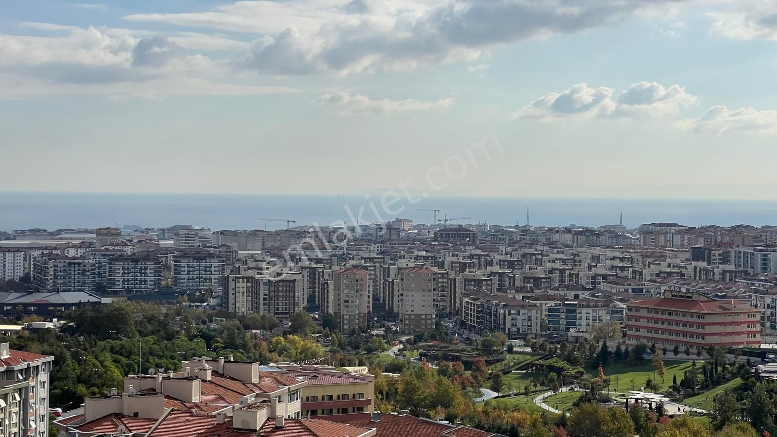 Beylikdüzü Cumhuriyet Satılık Daire BEYLİKDÜZÜ KAMEROĞLU METROHOME SUİT YAŞAM VADİSİ VE DENİZ MANZARA