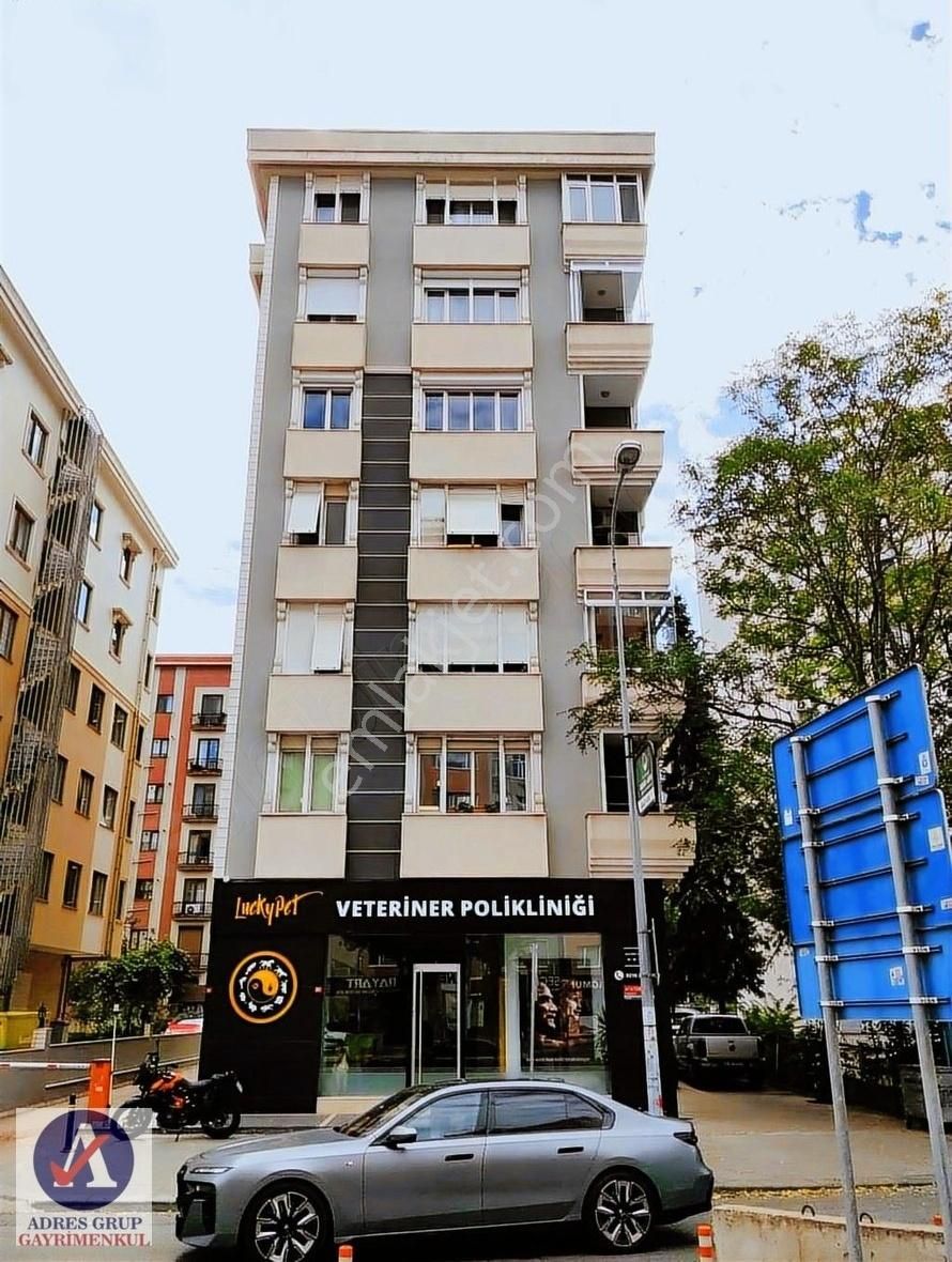 Kadıköy 19 Mayıs Kiralık Daire KOZYATAĞI ATATÜRK CD METRO DURAĞINDA KONUT-İŞYERİNE KİRALIK 3+1