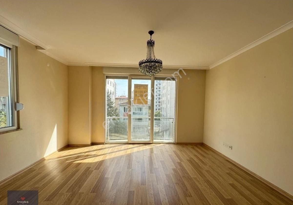 Kadıköy Kozyatağı Satılık Daire KADIKÖY SUADİYE AYŞE KADIN CAD. 2+1 SATILIK DAİRE TROYKA'DAN