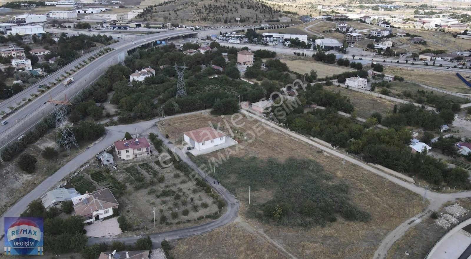 Elazığ Merkez Gümüş Kavak Satılık Konut İmarlı REMAX DEĞİŞİMDEN GÜNEY ÇEVRE YOLUNA 100 M. MESAFEDE ARSA